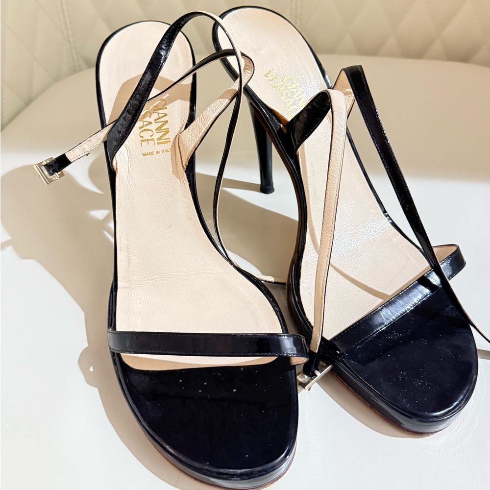 Vero Cuoio Black Patent Leather Sandals